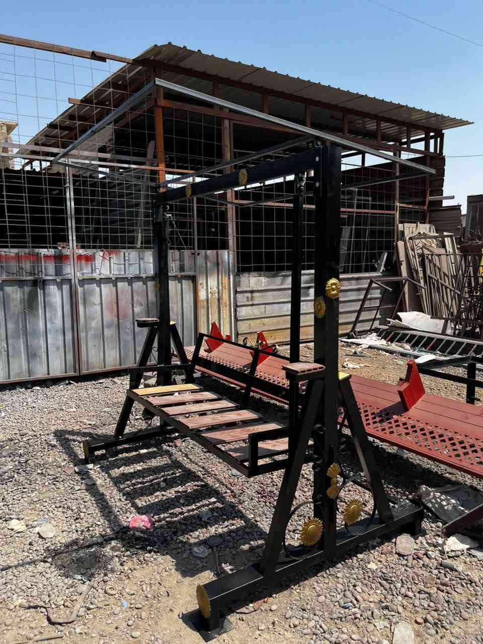 حديده للبيع السعر 170 بيها مجال التواصل ***********
