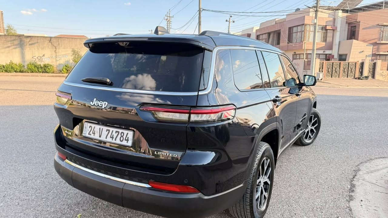 للبيع جيب كراند شيروكي لمتد بلاص2023
سنوية باسمي لغاية2030 

هزة جديدة

ضررها جاملغ امامي جهة السايق وبنيد فقط بدون دواخل شرط السونار السياره جاهزه وبدون اي نقص 

6راكب vipكشن منفصل

الموديل : 2023.(وارد أمريكي)

 

المحرك : V6.  3.6L . 

العداد :20الف ميل حقيقي

الرقم : دهوك

المواصفات:

* دفع رباعي 4x4. 

* ⁠4انضمة قيادة  

* رادار امامي مع مانع تصادم. 

* تحذير الخروج عن المسار . 

* تحذير النقطة عمياء ⚠ .

* نظام تحذير عند التقاطعات.  

* نظام تقليل الضجيج داخل المقصورة. 

* إنارة محيطية. 

* شاحن موبايل وايرلس. 

* تعديل وضعيات مقود السائق كهربائيا. 

* مرايا تعتيم + شاشة

* نظام الصوت من الپاين 10 سماعة. 

* ويل قياس 20 انج.

* سقف بانوراما.   

* شاشه كبيرة 10.1 انج . 

* نظام الخرائط (GPS).

* لوحة القيادة بقياس 12 أنچ. 

* كير شفتر بالستيرن. 

* كاميرا محيطية 360 درجة. 

* 4 كاميرات خارجية مع بخاخات ماء للتنظيف. 

* ⁠4كامرات داخلية 

* كاميرا للمرأة الداخلية. 

* المصابيح الأمامية LED.

* كشافات الضباب LED. 

* دخول ذكي. 

* بصمة على 5 ابواب للدخول الذكي. 

* تشغيل عن بعد.

* الصندوق الخلفي كهربائي.

* فرش المقصورة الداخلية من الجلد الفاخر.

* ذاكرة لحفظ وضعيات الجلوس للسائق. 

* المقاعد الأمامية كهربائية.

* المقاعد الأمامية تبريد وتدفئة.

* المقاعد الخفية تدفئة.

* ستائر للشبابيك الخلفية.

* حساسات امامية. 

* حساسات خلفية. 

* مكيف خلفي مع وحدة تحكم منفصلة. 

* تدفئة ستيرن. 

* مانع تصادم خلفي.

* بلوتوث تلفون. 

* محدد سرعة. 

* نظام التشغيل والاطفاء الاوتوماتيكي ( Auto Start System ).

للاستفسار /***********
***********
