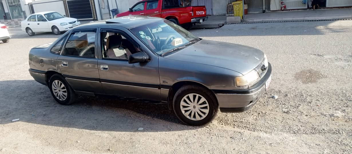اوبل فكترا للبيع موديل 90 رقم سليمانيه جديد مسطرة سنويه لل29  صبغ عام بدون حادث محرك كير مضبوطات صدر نص عمر تاير كدام جديد الورا  تعبانات شوي يحتاج تبديل كهربائيات كلها شغاله گيج بانزين شغال الهلالات معمره بيها خياس دوسات شرط تحويل شراي اتصل موشراي لاتعامل وتروح محتاج فلوسها  للاتصال ***********
