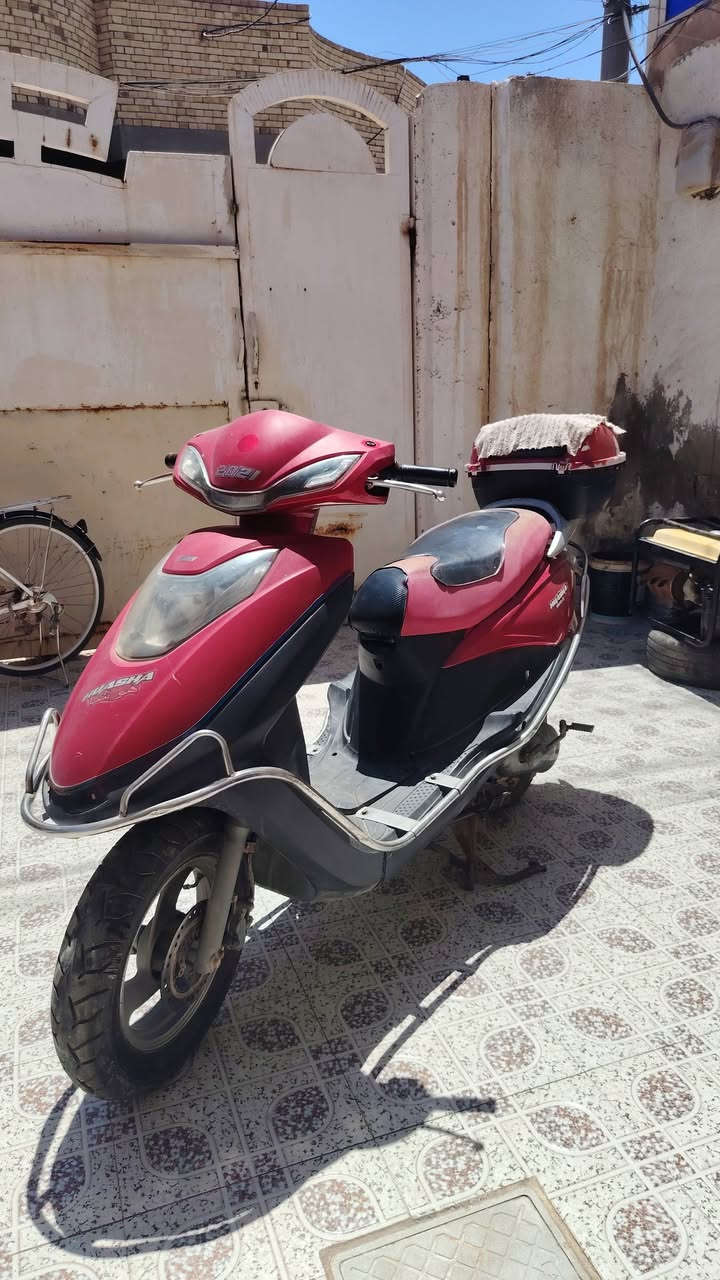 دراجه للبيع
سبيسي 
من الاخير دراجه كلشي ما عوزها
ترتيبات مال معلم نازوكي 
مال واحد على باب الله
نضيفه و مرتبه
مكينه لا تبخر و لا نضوح و اخليلها دهن أصلي
كهربائيات شغاله كلها

رايدها ب250 الف
مستعجل على بيعتها

هذا رقمي و بيه واتساب
***********
