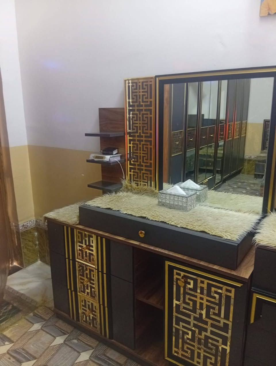 مراوس ب عراقي 
عنوان حلة عوفي 
واتساب ***********
