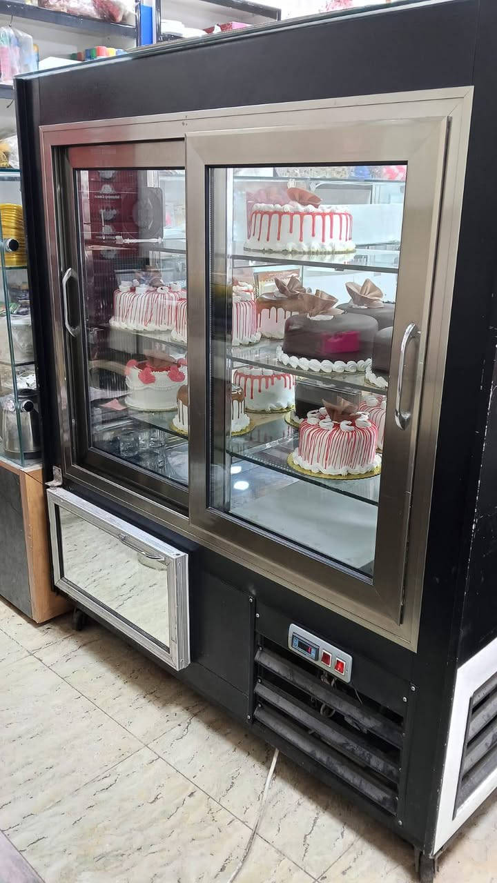 براد كيك للبيع شغل احطاطه 
للاستفسار واتس ***********
