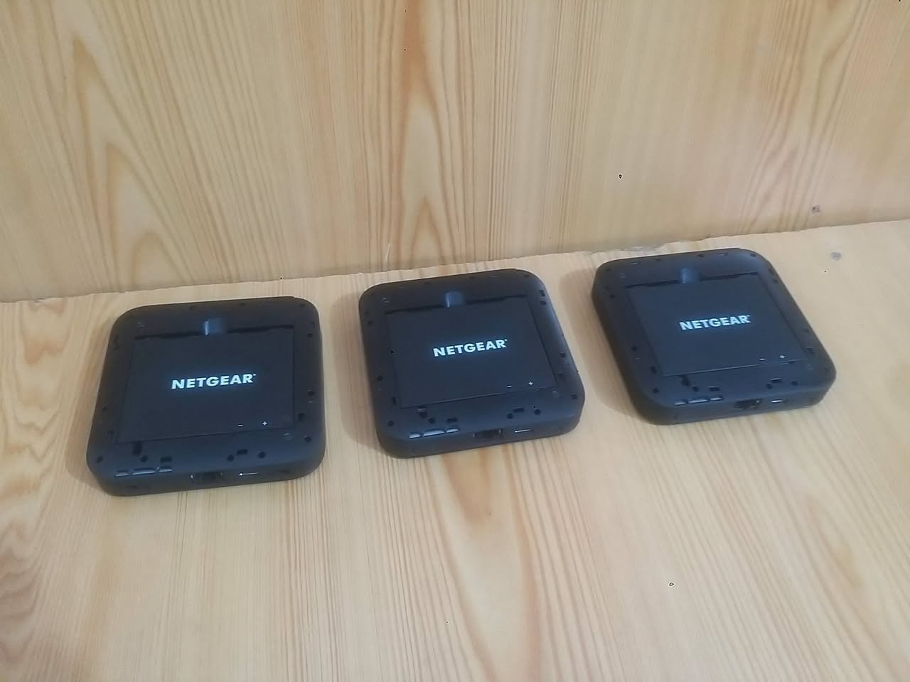 راوترات نتكير   m5  للبيع

5G

+4G
Wi fi 6
مفتوح لجميع ألشبكات 
أسيا __زين __كورك 

كات  22

يدمج ترددات تلقائي 

2.4 GHZ    //  5 GHZ        يبث بترددين 

منفذين للأنتنا الخارجية  Ts9 
منفذ لان  1 كيكا 

ملحقات الراوتر   بطاريه + محوله نتكير  +زوج انتنا Ts9 

ألسعر    190  ألف 

متوفر توصيل لكل محافظات ألعراق 

واتساب   ***********
