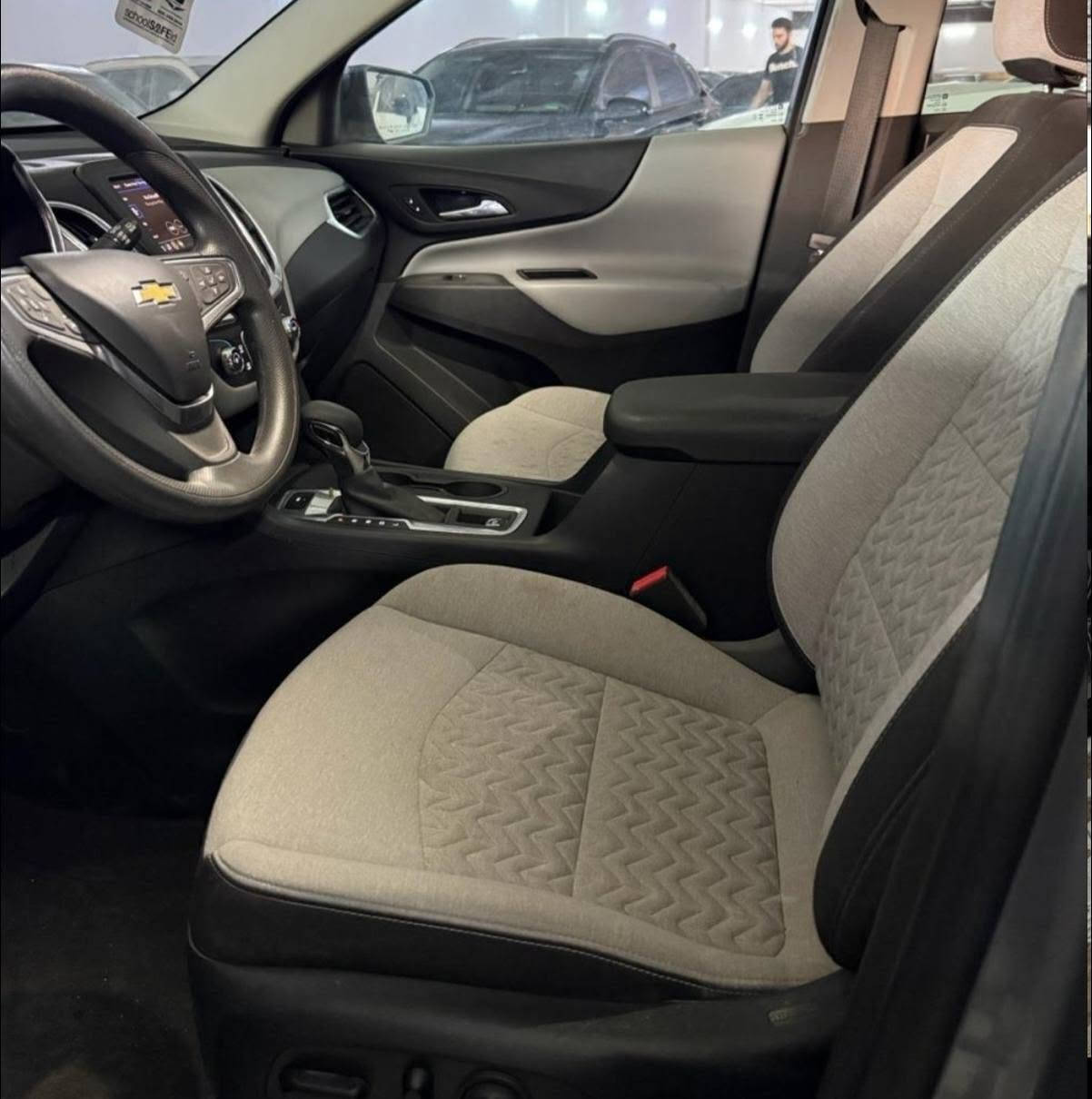 سلام عليكم للبيع 📢 
للبيع / شوفرليت ايكونكس 🚘 
الموديل/2023
ماشيه 25000 mi 📟 
مواصفات/(بصمه تشغيل+ بصمه ابواب عدد2/ رادار صور📸 الضرر مرفقه بالمنشور  امامي توقف ذاتي عند الاقتراب/ هند بريك كهربائي/ Led امامي / اوتو هولد/ تحكمات ستيرن كامله...تحديد مسار .. تثبيت سرعه / شاشه تدعم ابل كاربلي + اندرويد اوتو + منفذ يو اس بي + اواكس سياره بدون ايرباك وبدون دواخل 
مكان السياره ميسان للاستفسار *********** ☎️
 السياره رقم اربيل 📜
