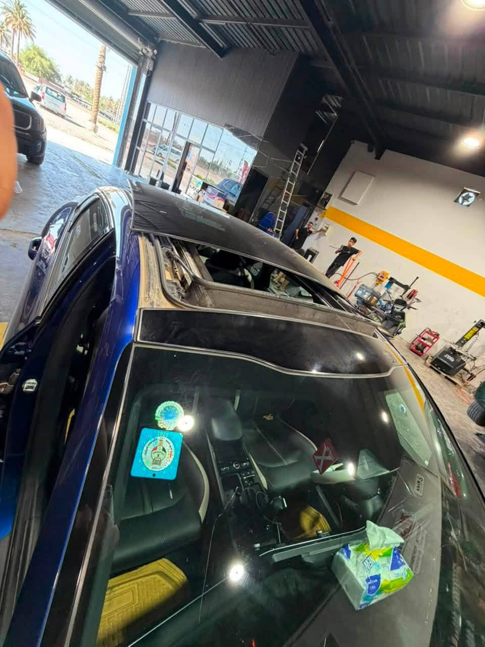 سلام عليكم ورحمة الله مكلف بالنشر

 للبيع فقط سيارة النوع: k5
 الموديل:2025
 الفئة: GT-Line
 المحرك: 2.5
 عدد السلندرات: 4 سلندر
 ناقل الحركة: أوتوماتيكيه
 المواصفات: أمريكية
 المسافة المقطوعة: 72,757 كم
مكانها بغداد 

تفاصيل السيارة:
 الأجزاء المطلية: كلين تايتل
 اللوحة: بغداد، خصوصي
 اللون: أزرق
 مادة المقعد: جلد
 الكاميرا خلفية
 سقف بانورامي
 التحكم على المنحدرات
 مستشعر وقوف
 تدفئة المقاعد
 مثبت السرعة
 شاشة
 نظام المفتاح الذكي
 المصابيح الأمامية ليد
 لوحة قيادة رقمية
 أبل كاربلاي
 التشغيل عن بعد
 أندرويد أوتو
 شاحن لاسلكي
 فرامل الوقوف الإلكتروني
 وضع القيادة
 الضوء العالي التلقائي
 حساسات ضغط الإطارات
 قفل الأمان للأطفال

السعر:$225 قابل للتفاوض
 حادثها : جزء من جاملغ الخلفي الايسر واصبعين من الباب تصليح ع البارد فقط ع حطتهن وبجم البنيد طخة فقط

للتواصل:
***********
