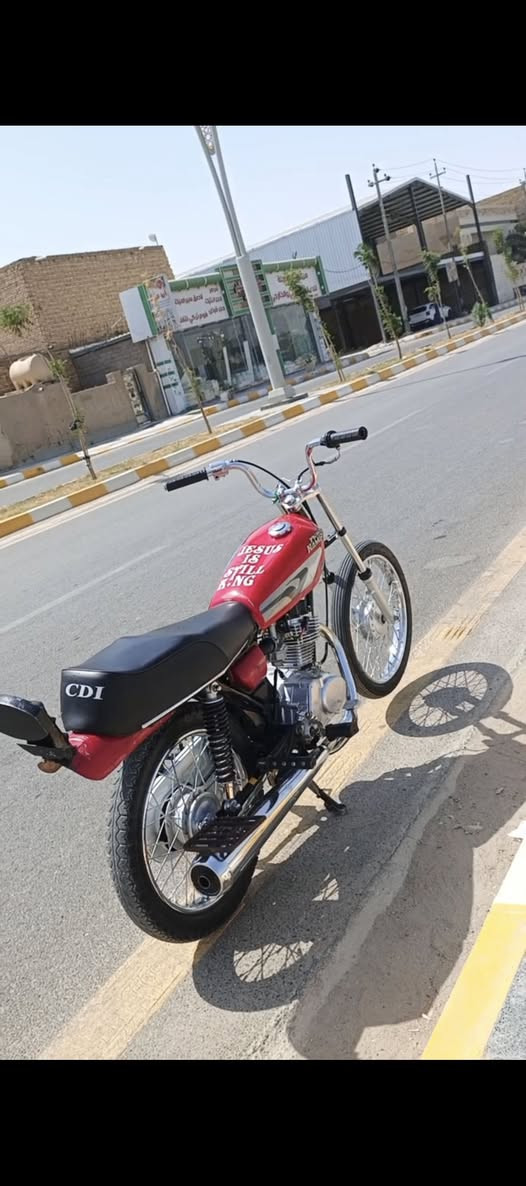 سلام عليكم 
دراجه نامه للبيع كلك كلك كلك شاصي 24 محرك سيجي 26 برغي واحد ما مفتوح بي فصله تنضف الأذان دراجه كلش نضيفه تعميره كلها 26 بس بيها التانكي بي ضربات بسيطه
دراجه من لبيت الشارع السعر 600 قفلها لا تكلي حق الجيه ولا شي الشراي ما تكضه الجيه مكاني ناصريه مركز اعيد واكرر ربع ميطح من سعرها 
التواصل واتساب ***********
