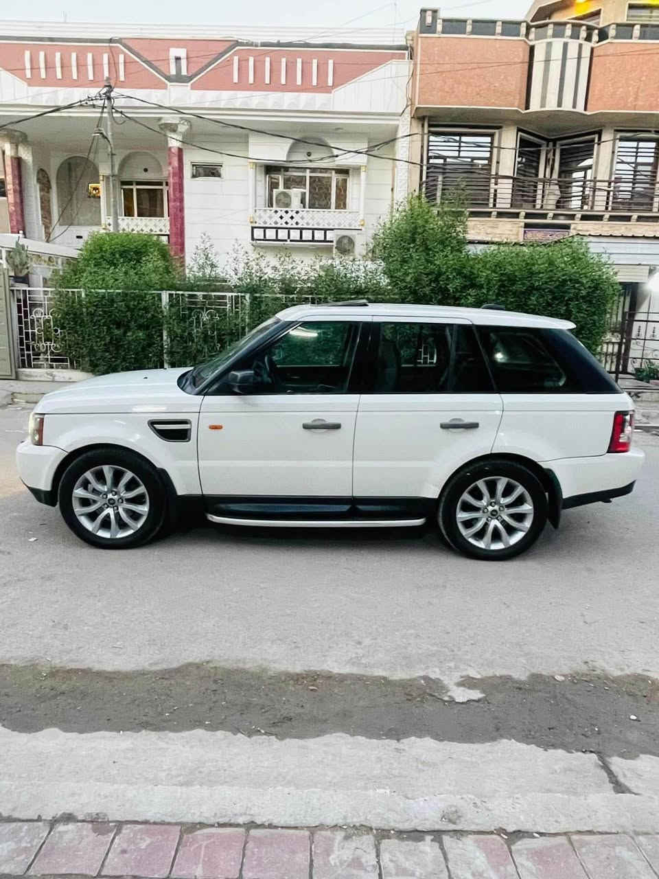 السلام عليكم
للبيع فقط 💙
رانج روفر سبورت HSE اعلى فئة 
2008 ماشية 115 الف سيارة جديدة زيرو على ادينه من الزيرو 🔥تايرات جدد 
مكانها بغداد الرصافة 
هـ *********** بغداد, العراق
