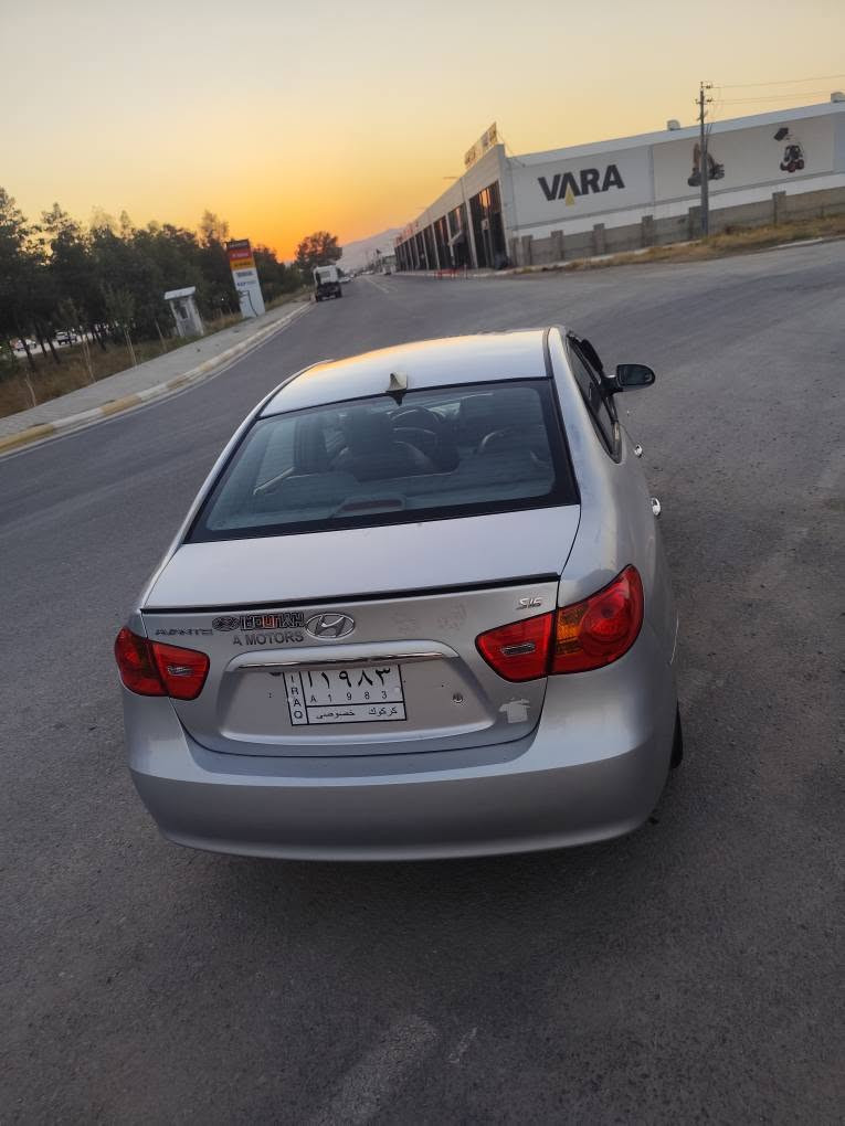سە رە تابە ناوی خوای گەورە 
ئاڤانتی کۆت دار بارکۆدی وەر گیراوەتەوە
مۆدیلی 2009 بئشو دوای کەبسە هیج دەعو لئدراوی نییە سە قفی کە ڤە ری بە شەرتە 
گئڕو مەمکینەی بەشەرت
تەبریتی لەسەر سویجە برئکی بەستراوە 
هیج خایسی نییە شوئنی بڕاوەکەی زۆر باش جاکراوە 
تە قەو ڕەقەی بە شەرتە سعری 47گەڵا مە جالئکی زۆرزۆر کەمە شوئن بیرە مەگرون 
ژم***********
*********** السليمانية, العراق
