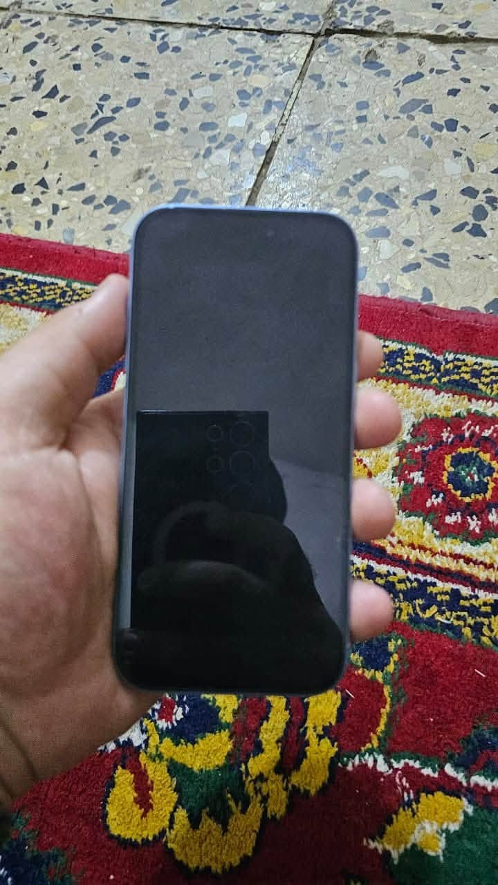 سلام عليكم ***********
السعر ٩٥٠ بي مجال بسيط

ايفون ١٧ عادي  ذاكره ٢٥٦ دبل شريحه ( شريحه اكترونيه وشريحه فعليه)
بطاريه ٩٤  اخر تحديث 
كامل ملحقاته كيبل بعده ما مفتوح 
كلش نظيف مكاني بغداد جسر ديالى
