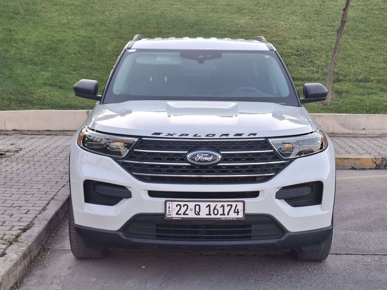 ﷽
Ford Explorer 2023 XLT 
   السيارة بدون صبغ بدون تبديل بدون ايرباك حتى دعاميات مابيها صبغ.  مرقمه جاهزة   بسمي السيارة مكاني سليمانية 

الموديل : 2023

اللون : ابيض 
السعر : 265

العداد : 44 ميل 

حجم المحرك : 4 سلندر ( 2300 توربو )
 
  
المواصفات : XLT  

بصمة تشغيل 
بصمات ابواب 
شاشه سوني لمس  
كراسي تدفئة 
كراسي امامي كهربائي 
صندوق كهربائي 
حساسات خلفية
لد امامي وخلفي 
بصمة ترحيب بلاجيكتور
تبريد خلفي 
عدد المقاعد (7) راكب
ويل حجم كبير (20)
رادار  امامي وخلفي 
كاميرة خلفية 
كشافات
اوتو ستوب بعد هواية مواصفات السياره حيل نضيف جاهزه مابيها اي نقص بشرط كير محرك تبريد كله بشرط  مكاني سليمانية للإستفسار *********** سعر 265
