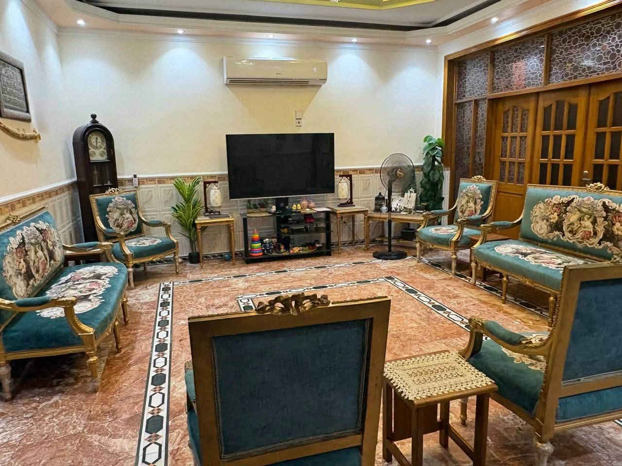 تخم صناعة مصرية خشب دمياط
🔸 10 مقاعد

للتواصل  فقط على الرقم:***********
السعر 1750,000
