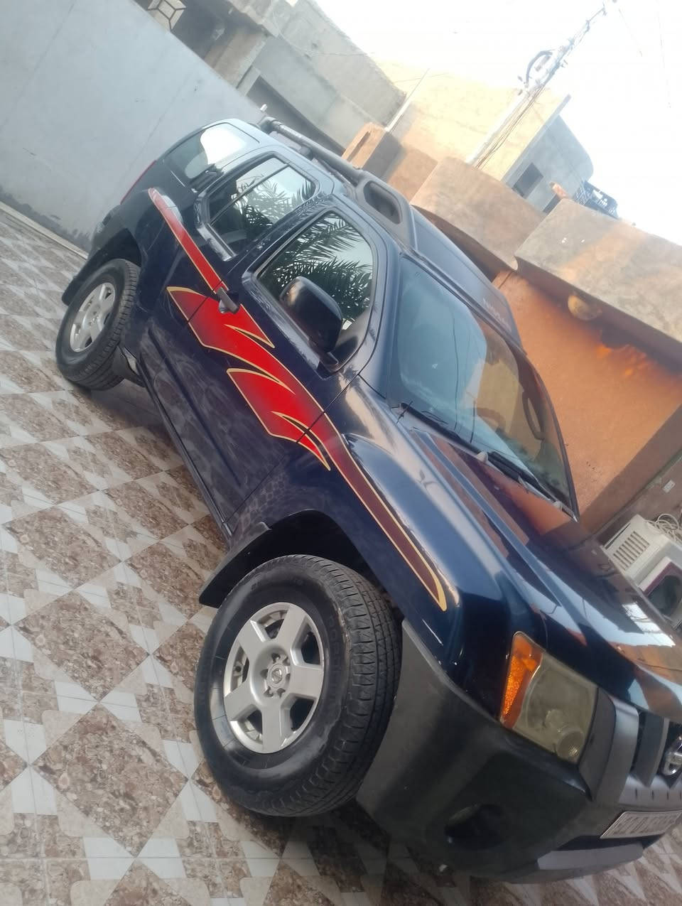 سلام عليكم نيسان اكستيره موديل 2007/ شخوط بصيطه 
وكسر زقير بل دشبول كير و محرك مكفولات تخم تاير جديد 
 شاشه جديده تبريد و تتفيئ جلد كشنات تحويل مباشر 
السعر 90/ رقم ***********
