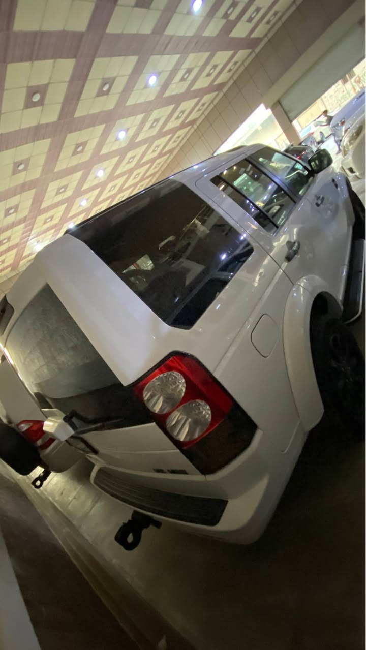 لاندروفر 2011
LR4 
وارد خليجي 
شركة سردار 
فول فول مواصفات واحد على واحد
سلايت
بصمة 
كل مواصفات بيها
مكان زاخو
225 كيلومتر ماشية
V6
كير ومحرك بشرط 
بدون صبغ من دعامية لل دعامية بشرط
***********
عندي واتساب زاخو, دهوك
