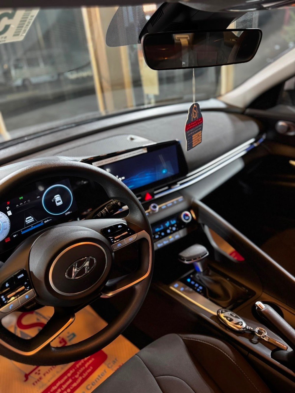 السلام عليكم 🌹مرقمه كامله بيها رقم 

2024 HYUNDAI ELANTRA SEL 🇺🇸

🛣️ الماشية: 13 ألف ميل

المواصفات:
✅ محرك 2.0 لتر (4 سلندر)
✅ جير أوتوماتيك
✅ تشغيل بصمة
✅ دخول ذكي
✅ شاشة كبيرة
✅ Apple CarPlay & Android Auto
✅ كامرة خلفية
✅ حساسات خلفية
✅ مثبت سرعة
✅ تحكم كامل بالستيرن
✅ رادار أمامي
✅ نظام الحفاظ على المسار
✅ تحذير النقطة العمياء
✅ تحذير حركة المرور الخلفية
✅ إضاءة LED
✅ جنوط ألمنيوم
✅ مرايا كهربائية
✅ بلوتوث وUSB

✔️ بدون شاصي
✔️ بدون لغد

✔️ الإيرباكات، الستيرن، الدشبول، والطاكات 

الحادث بأمريكا: جاملغ باردوبنيد نفسه معدل على كد شبر كلير فقط.

ملاحظة: بها طخة خفيفة من دراجة داخل العراق، كما موضحة بالصور، ولم يتم تصليحها.

📍 بغداد – اليرموك

📞 ***********