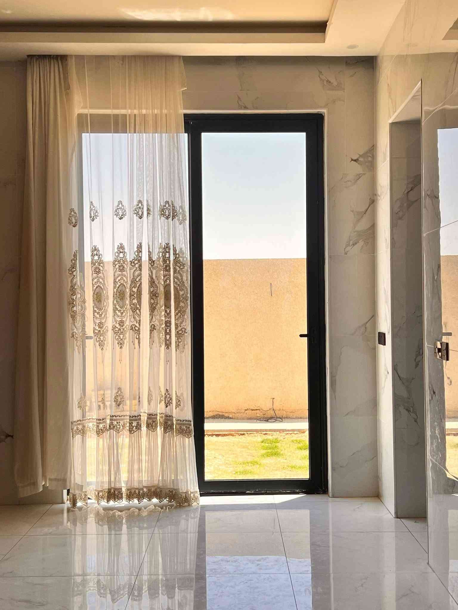 نص دونم • ڤلة 288م • طاقة شمسية 35-40أمبير