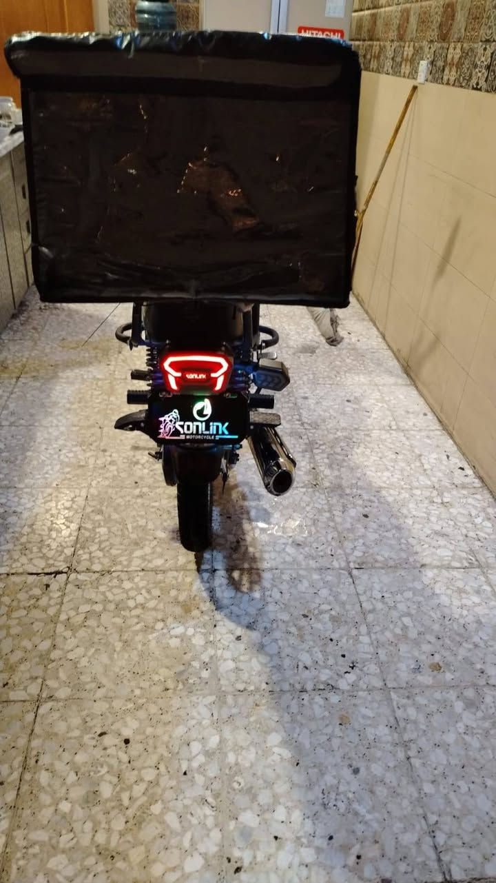 دراجة سونك للبيع مكينة 200 cc جاهزة كاملة مكملة السعر 900 وبيه مجال العنوان البياع تقاطع الدرويش للأستفسار الاتصال على الرقم ***********
