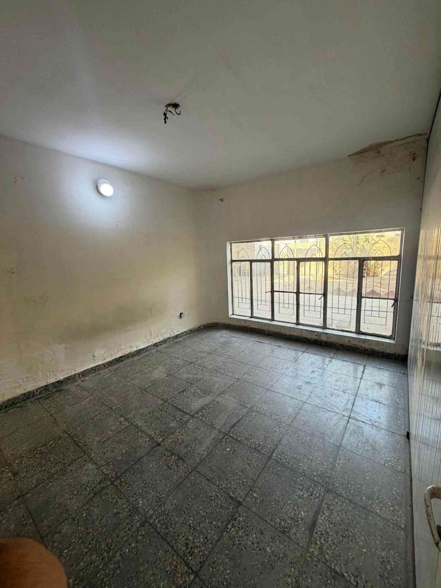 ضباط الثانية • غرفتين • كهرباء ٢٤ ساعة