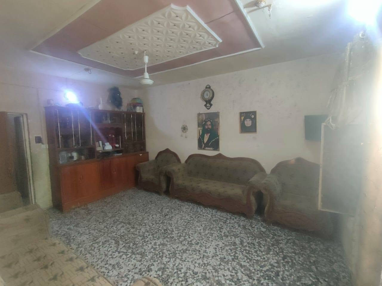 سعر مناسب جداً‼️
 
دار للبيع - طابو صرف
200 م
ثاني بيت في الفرع
يحتوي على غرفه نوم 2 + هول + استقبال + كلدور + حمامات 2 
البيت اعلى من الشارع بشبر
ماء خطين وتبليط ومجاري وكامل الخدمات

مطلوب للمصرف ٣٣ مليون قرض ترميم
ينباع على الطلب وينباع حر حسب شنو يريد المشتري

📍العنوان / بابل - الحله - حي نادر الثالثه نهايه فرع مدرسة غزة وقرب حسينيه قائم ال محمد 
للأستفسار الاتصال : واتساب + اتصال 
 ***********  .... 
***********.  ....
***********  ....

