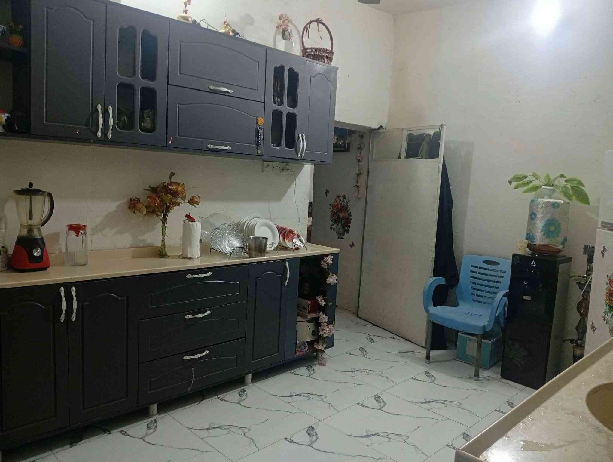 دار للبيع الدورة هور رجب مقابيل افران الزيتون كامل خدمات المساحة 206 الواجهه 11 نزال 19
يتكون من 
غرفة نوم
استقبال خارجي 
هول داخلي
مطبخ 
بيتونة كبيرة جدا
صحيات داخلية وخارجية
كراج وحديقة

يبعد عن الشارع الرئيسي 300 متر فقط مقابيل افران الزيتون

للاستفسار ***********
السعر 95 مليون
