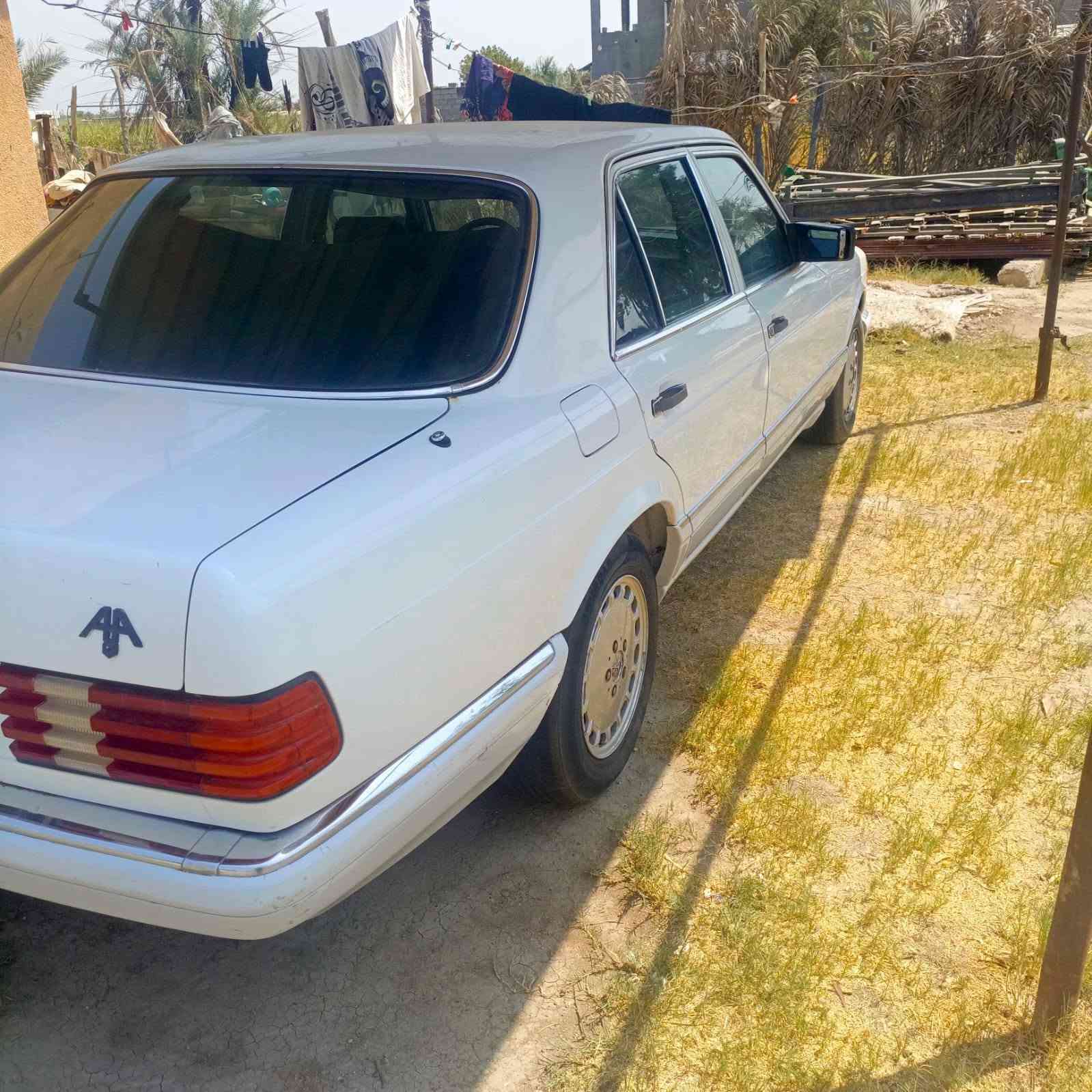 السلام عليكم مارسدس موديل 87 محرك خراطيم لون ابيض مصبوغ حزام  جماليه سنويه جديده السعر 75$وبيها مجال العنوان بغداد ***********
