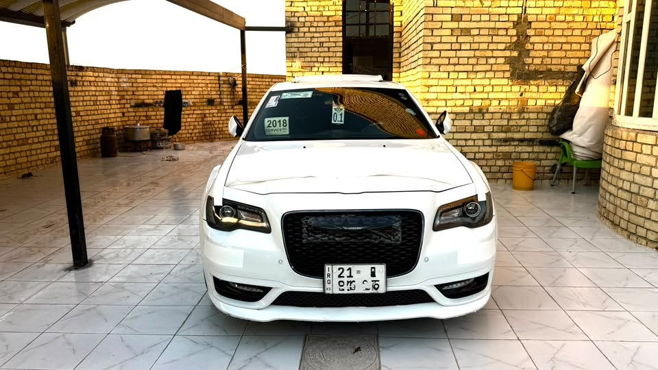 اوباما 2018 S كلين تايتل
السياره حيل جديده 
رقم سليمانيه بسمي
وأحلى من الصور  وجديده حيل بحالة الوكاله 
ماشية 70
عامه حته دعاميات بدون صبغ بيه فقط هلال موضح بالصور
كير مكينه صدر تخم تاير كله جديد اي نقص مابيها  

المواصفات 
 بصمه 
بانوراما
حساسات امامي خلفي
رادارات
اشاير بالمري  
شفتات ستيرن 
تشغيل عن بعد 
دبل لحية 
كشن امامي تدفئة 
تحكمات أستيرن 
مري هيتر 
تبريد قطعتين
دمام 
وباقي مواصفات ال S المعروفه  
 تحويل ثاني يوم. 
مكان السياره بابل 
للاستفسار
 ***********
