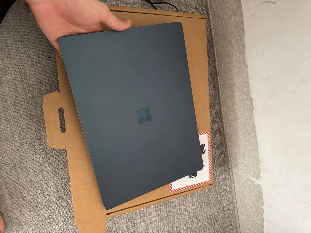 Microsoft Surface Laptop مايكروسوفت سيرفس لابتوب

Surface laptop i5 1036 gen ram 8 hard 128 touch , 365,000
