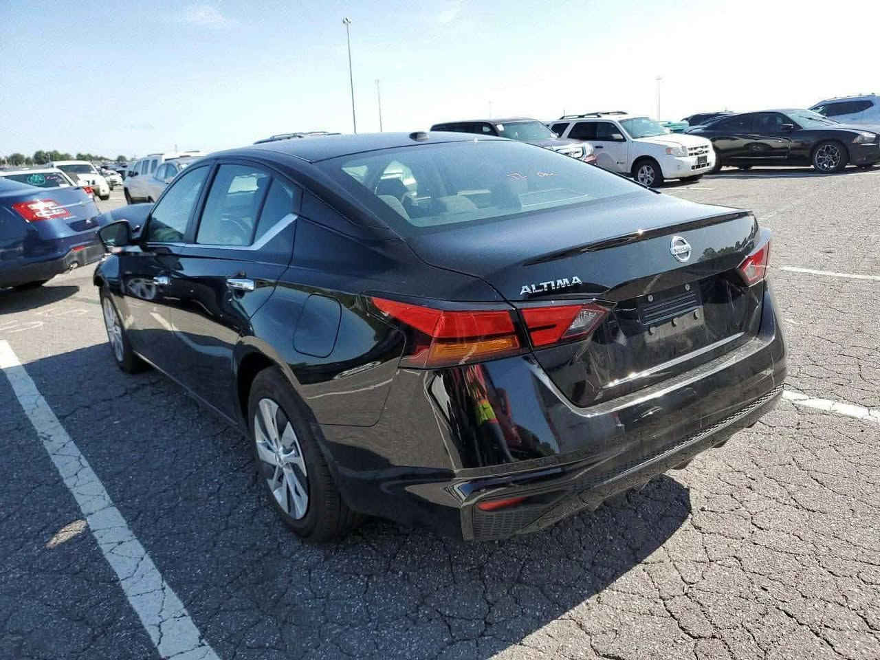 Nissan altima 2020 S
التیما مواسفات ئیس
ته نها بونیت بویاخ بی ناوگرتن
دوپه له ساردی هه یه چاملغی بیشه وه سه کن و ده رگای دوای سایه ق
ماوه ی روشتن 125 هه زار کیلومه تر
گیرو مه کینه و به ردی اگزوز به شه رت
هیچ نوقسانی و مه سره فیکی تیدا نیه و 4 ساله لای خومانه یه ک ده سته
نرخی 127 وه ره قه و مه جالیکیشی برایانه ی تیدایه
***********
***********
نیسان التما للبیع
فقط بنید صبغ بدون دواخل
بیه مکانین بارد
گیر محرک تبرید حجر کل بشرط
مابیه ای مصرف
ماشیه 1235 الف کیلومتر 
127 ورقه وبیه مجال شمشمل, السليمانية
