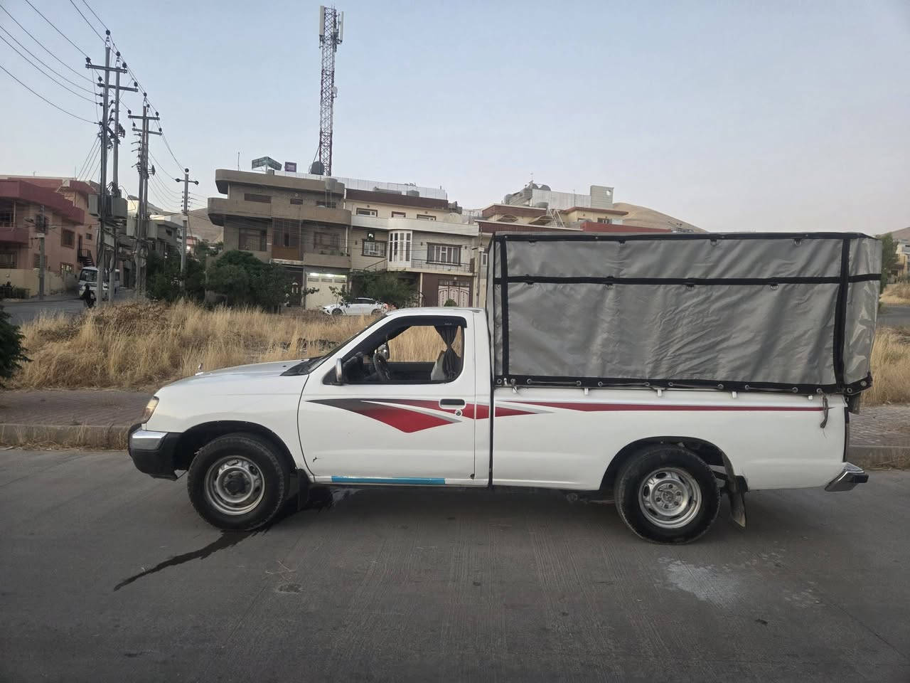 ئەم نیسانە تاکە بۆ فرۆشتن
پاوەرە هەتا بڵێی جوانە گێڕ و مەکینە و ئەکسلی بە شەرت 
قفڵی٦٤ وەرەقەیە  لە سلێمانیم  سەنەوی بەسەر چوە

***********
