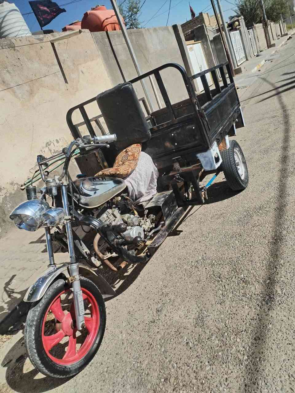 سلام عليكم ستوته لبيع مديل 14 رقم اسود سنويه ضايعه ابيع كلك شاصي نضيف محرك نضيف كهربايات عايزه فقط باتري السعر 600 وبيه مجال ***********.... مكان  #الرميثه_حي_المهندسين
