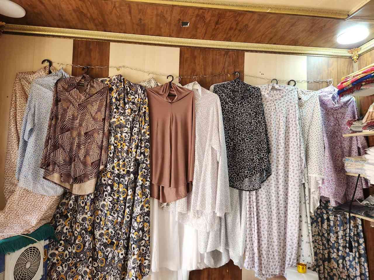وصلت تشكيلتنا الجديدة من الملابس النسائية من بضاعه الخليج  🌸
👗 دشاديش نسائية بتصاميم راقية
💫 تراكات عملية وكاجوال
🕌 أثواب صلاة أنيقة ومريحة
خامات جميلة، موديلات متنوعة، وأسعار مناسبة لكل الأذواق 🤍
تتوفر جميع القياسات والالوان 
متواجدين يومياً
📍العنوان: شارع الجنسيه  مقابل المتنزه 
📩 للطلب والاستفسار   ***********
