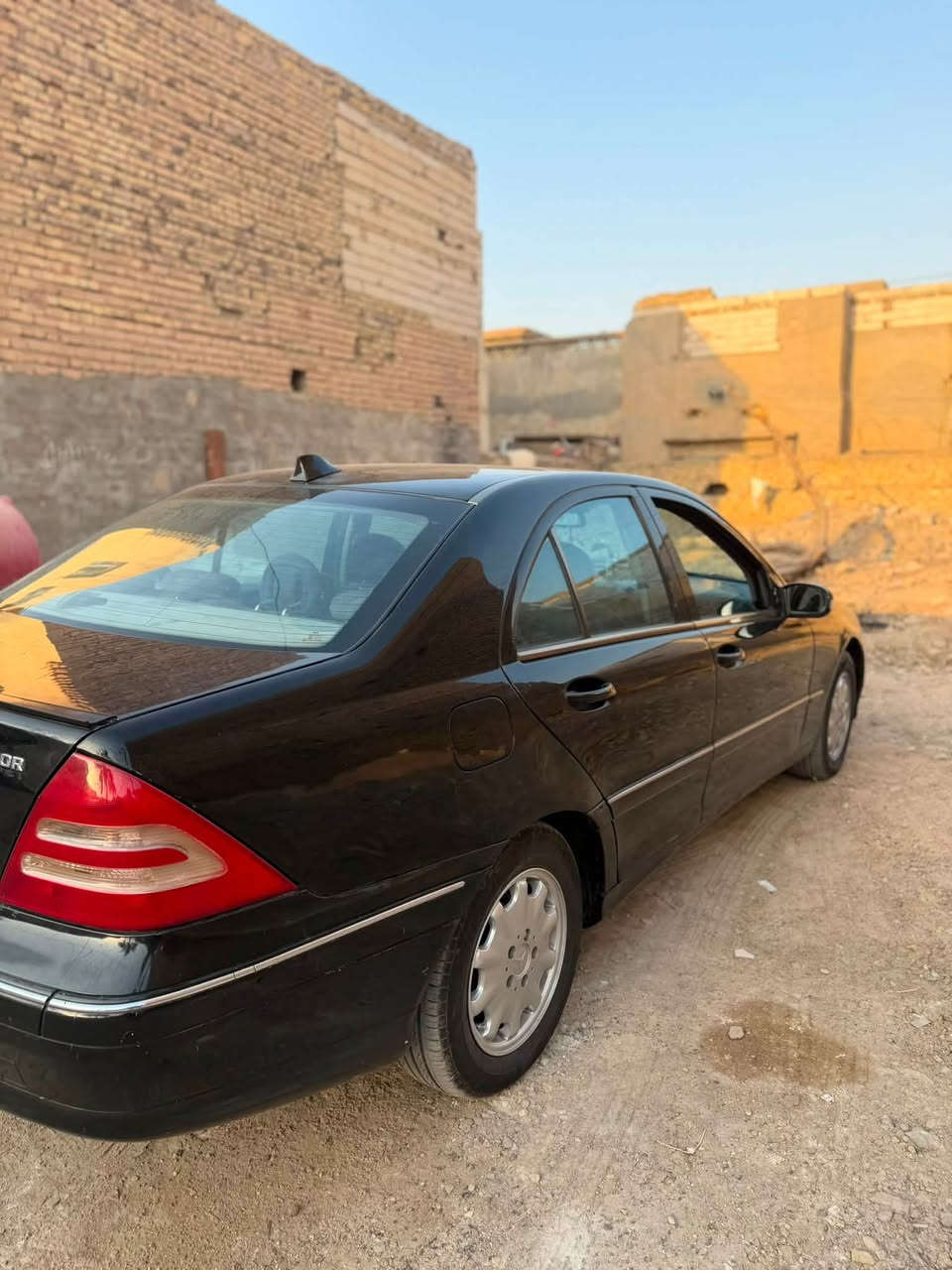 سلام عليكم مارسيدس قرش ونص 2003 تخدم تاير حداديه مكينه جديده رقم ميسان راعيه موجود سياره بلاديه مكفوله من الضربه السعر 70 وبيه مجال لأستفسار ‭***********‬
