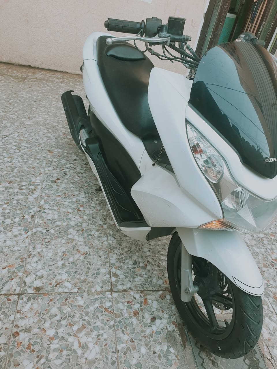 دراجه pcx جيل اول  ما مفتوحه 
التواصل ***********
