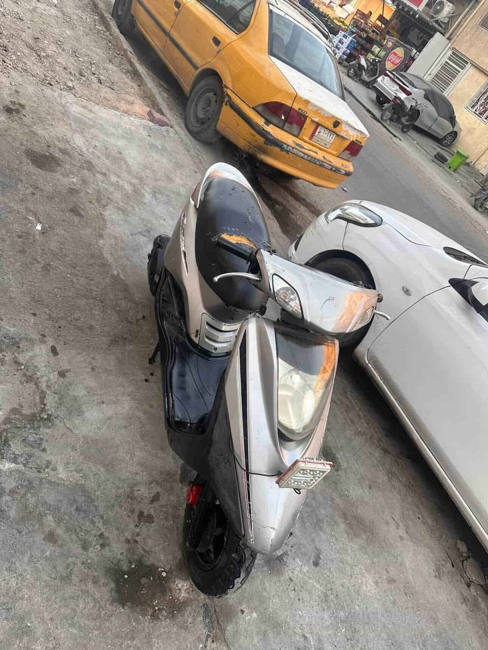 سلام عليكم دراجه إبريز كلش حلوه شلعه ومعدل فوال مكينه مكفواله الدراجه بيه اشويه نواقص
يحتاجله عداد وبريك لكدام وباتري تشتغل هندر 

بس للمانه المكينه كلش حلوه  السعر 450 وبيه مجال *********** اتصل ودلل
