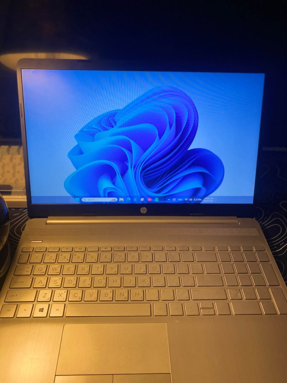 💻 للبيع لابتوب HP 15-dw3087ne 🔥
🔷 الموديل: HP Laptop 15-dw3087ne
🔷 المعالج: Intel Core i5-1135G7 ⚡
🔷 الجيل: الجيل الحادي عشر (11th Gen)
🔷 الرام: 8GB DDR4 (قابل للزيادة) 🚀
🔷 التخزين: High-Speed SSD 512
🔷 الشاشة: 15.6" FHD (60Hz)
🔷 كرت الشاشة: Intel Iris Xe Graphics
🔷 النظام: Windows 11
🔷 مناسب جداً للدراسة، العمل، المونتاج الخفيف، والألعاب المتوسطة.
✨ الجهاز نظيف بحالة ممتازة جداً وفقط زر المسافه طالع عن مكانه وتكدر تسويه بسهوله
⚡ أداء سريع واستجابة ممتازة
💵 السعر: 515 الف دينار عراقي فقط
📍 المكان: [صلاح الدين /تكريت]
📦 توصيل موجود لكل العراق
📩 للاستفسار والتفاصيل مراسلة الخاص أو الاتصال على الرقم ⬇️
[***********]
(متوفر واتساب أيضاً)
وعلى هيج مواصفات ونظافه ماتلكه هيج سعر
