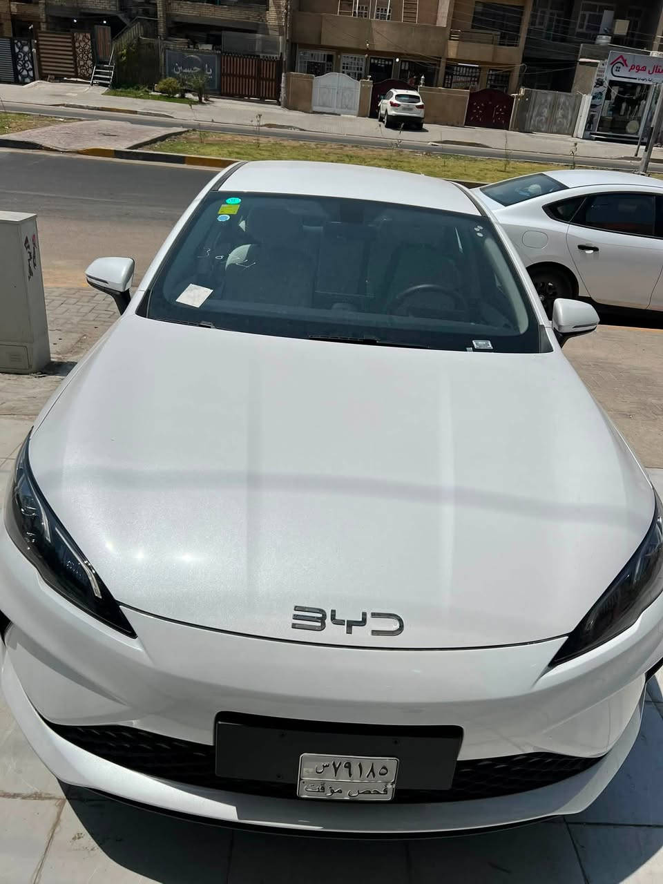 السلام عليكم byd 2025 للبيع
Byd موديل 2025 السياره زيرو 
السياره بيها طخه اباب خلف السايق موضحه بلصور جبتلها باب فتحتها من سياره وشديتها عليها غير هاي السياره ما بيها اي شي 
مكان السياره بغداد حي الجهاد الاساتذه 
ابيع بدون رقم انته ترقم وين متريد 
السياره معروضه ب19600 عراقي ما استقبل دولار 

رقم ***********
