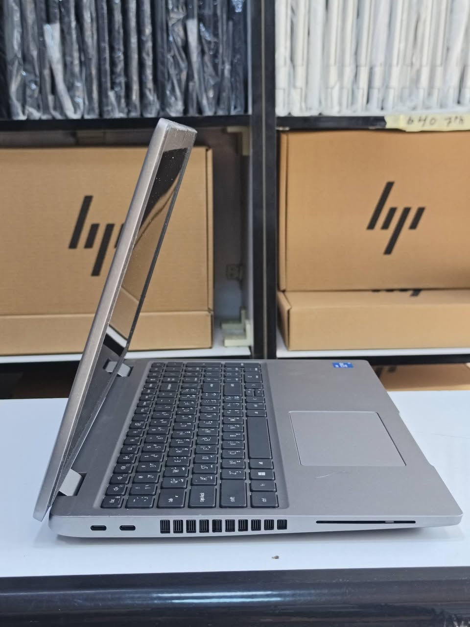 Dell latitude 5520 🔴🔴
المعالج Cor i5 الجيل الحادي عشر (11)
الرام 8 كيكا DDR4 
الهارد 256 كيكا ssd 
حجم الشاشة 15.6 
ضمان 10 ايام استبدال في حال وجود مشكلة
متوفر توصيل لكافة المحافظات 
السعر 370 الف شامل التوصيل 
للتواصل و الطلب خاص او واتساب 
***********
