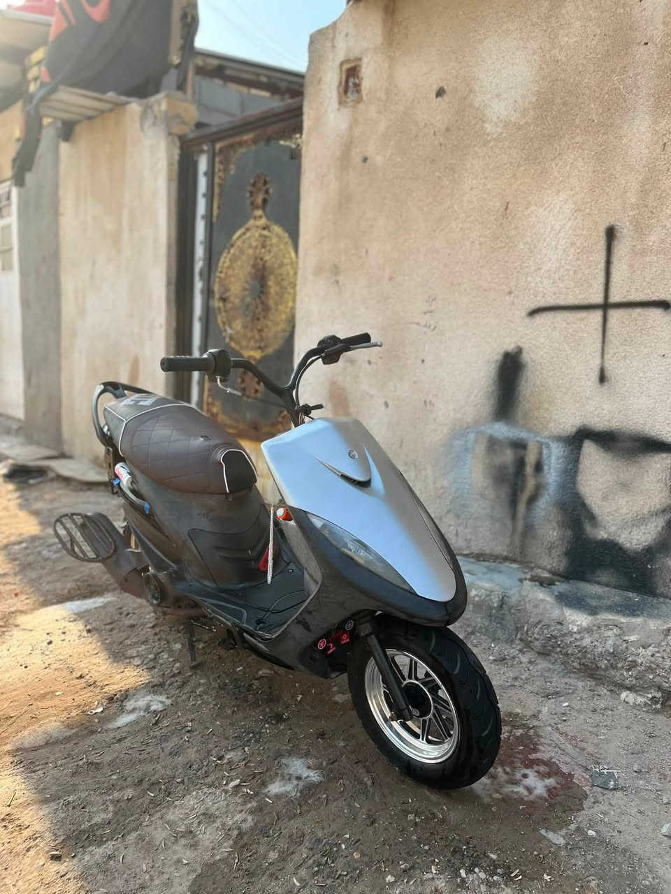 السلام عليكم للبيع ماكس عدله مفتوحه ولفات نهضه ومعدل فول ماتنكض الدراجه بيه كلجات رياضي تفصيخ
كهربائيات كلها شغاله عوزه باتري سلف نكره جيب باتري وافحص غراضه كامله ماعده العينه والكلوب الامامي مكاني البصره معقل
ب٥٢٥ 
***********
