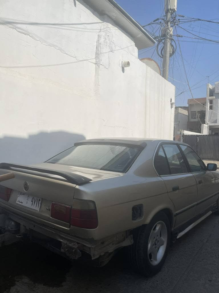 سلاوي خوا له هه مو لايك ئم بيئيمه بو فروشتن موديل91فوله به س سلايت نيه سياره كه زورت تونتو توله جركه و 100دولار بشكينه كيرو مه كينه به شرتي 100فيتر مه كينه 28كير توماتيكه ته بيرتي هه موي به شرت به س كوبليسري ده وي بيليدرانه كاراباي كامل به شرت ئارم هه وليره به شرتي ئه وليات سعري 34كه ميك مه جال له هه وليرم***********تكايه هه موشتم نوسيوه نامه مه نيره بيلي جي هه يه أربيل, العراق
