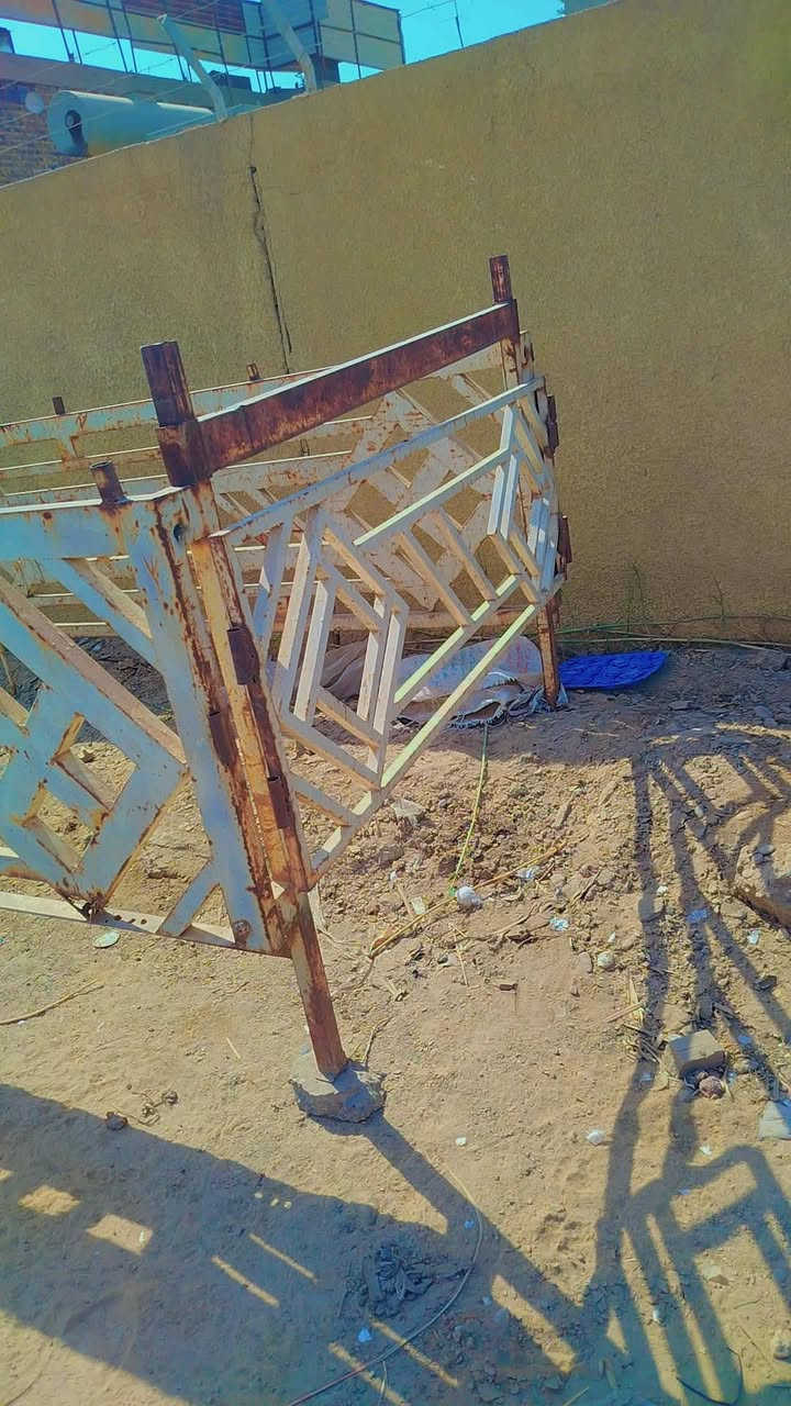 سلام عليكم محجر للبيع وزن الثقيل مال كيه حمل نثيه عوزه بس صبغ السعر 200وبي مجال مكان حله نادر الثالثه قرب حي الصناعي اتصل وبيك خير ودلل***********
