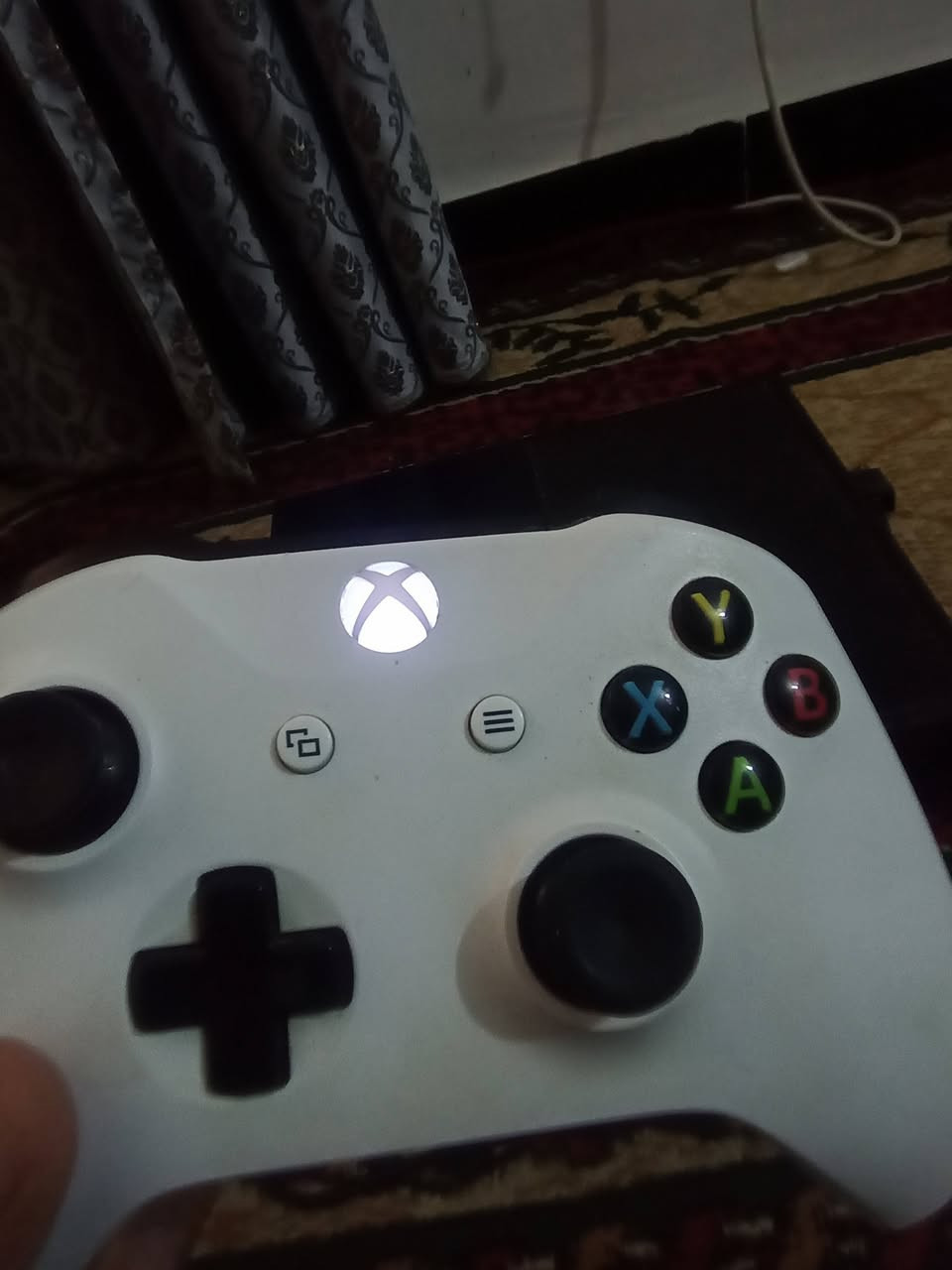 اكس بوكس ون فات نضيف استعمال قليل مع جويستك اصليه بس ناقصه كيبل HDmi
السعر : 100 وبي مجال
المكان : النجف حي العسكري شارع السبيس قرب اسواق النونو

للتواصل : بالخاص او واتساب ***********
