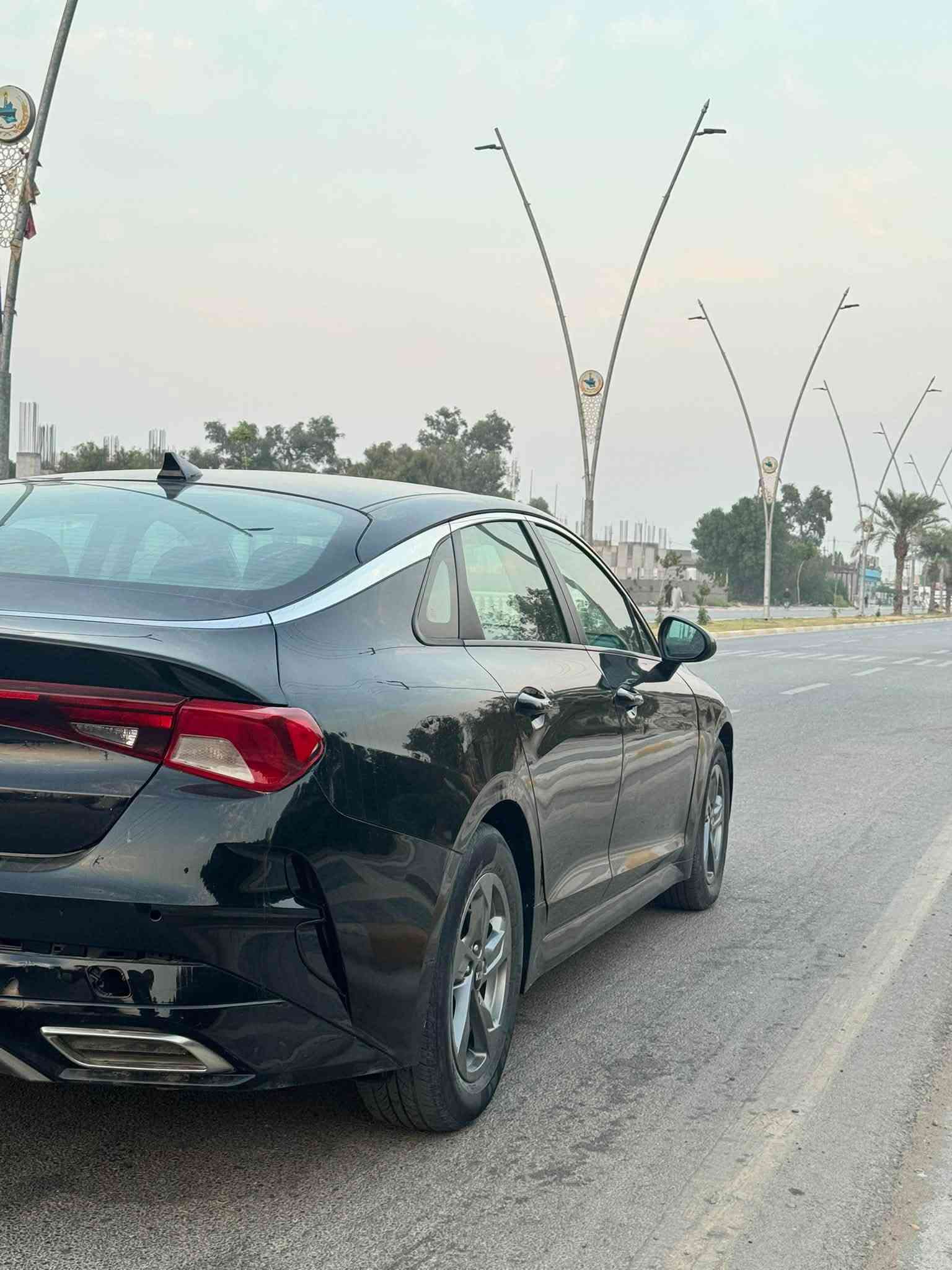 اعاده النشر بسبب الوعود الكاذبه. 
يخوي مو شراي لا تعبني ولا ضل تعامل 

للبيع: Kia K5 موديل 2021 (فئة LXS) فول ماعده  البانوراما وارد امريكي  رقم واسط معوقين اقل سنه وصير حره حتدثها قبق جنطه فقط ومبدل وكاله من الشركه  مكانها واسط نعمانيه السياره مكفوله ماعده الجنطه مبدله صور الحادث بلمنشور

السعر 120 وبيها  مجال للشرايه 

او مراوس بسياره عاليه. او جارجر 
🚗 المواصفات الأساسية:
 المحرك: 1.6 لتر تيربو (نشط وقوي واقتصادي بنفس الوقت)، بقوة 180 حصان.
 ناقل الحركة: أوتوماتيك بـ 8 سرعات لراحة القيادة وسلاسة الغيارات.
 نظام الدفع: دفع أمامي (FWD).
🛡️ أنظمة الأمان والراحة:
 نظام الحفاظ على المسار والتحذير من الاصطدام الأمامي.
 نظام مراقبة النقطة العمياء والتنبيه عند الرجوع للخلف.
 شاشة لمس قياس 8 إنش تدعم Apple CarPlay و Android Auto.
 مقاعد قماش مريحة جداً مع تكييف ممتاز وفتحات تهوية خلفية.
 أنظمة قيادة متعددة لتناسب كل الطرق.
✨ حالة السيارة: السيارة نظيفة وجاهزة للاستخدام وما بيها أي نقص.
📞 للاتصال والاستفسار:
يرجى التواصل على الرقم: [***********] أو عبر مراسلة الصفحة.
