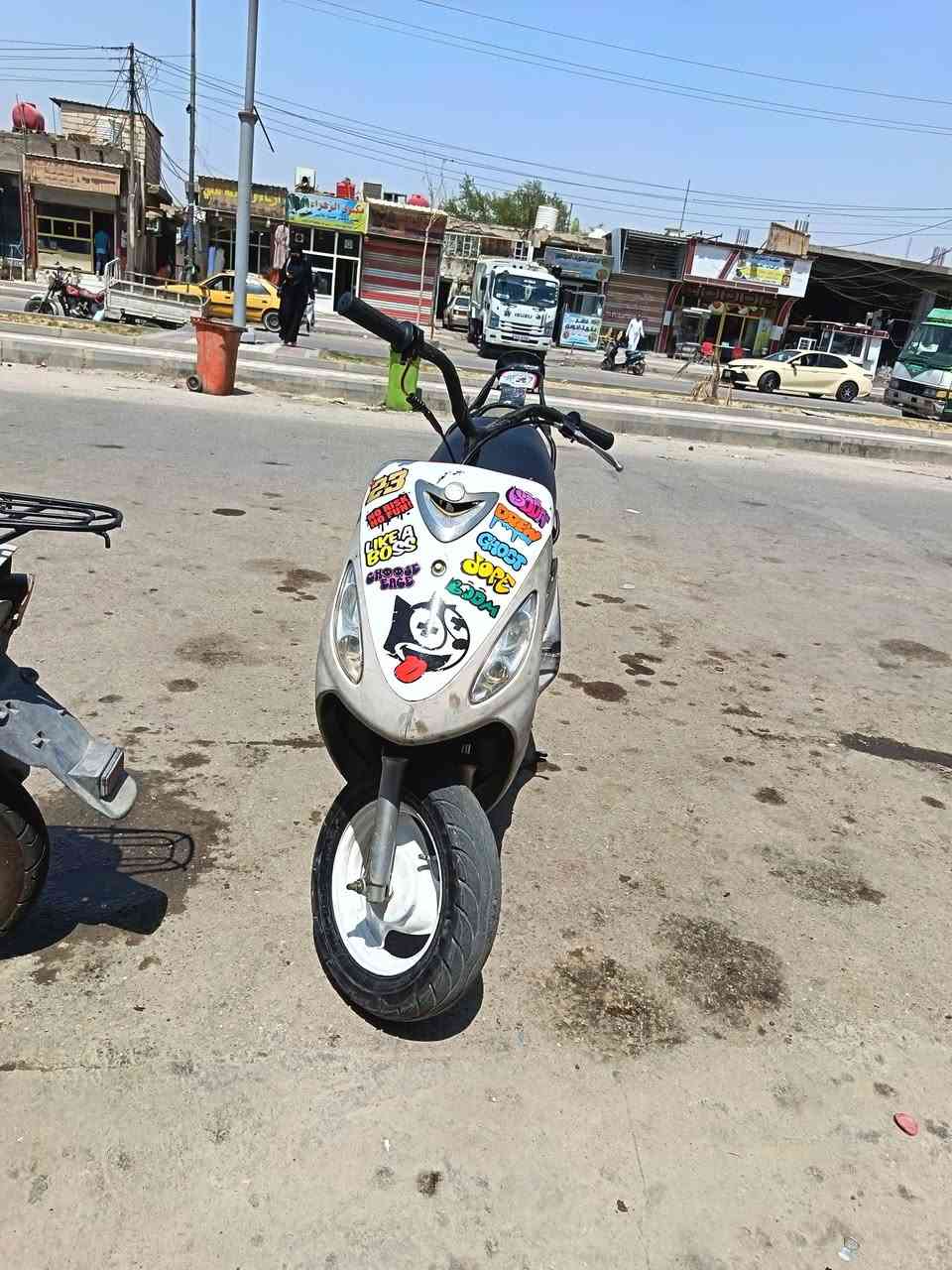 السلام عليكم ماكس منغولي حربي للبيعع مكينه بلاد مامفتوحح كهربائيات شغاله نكره سلف هندر كلجات رياضيه شاصي نضيف دراجه شلعه معدل فول للبيع سعر خاص لاتصال او مواسلت واتساب ***********
 مكان ناصريه مركز قرب مركز ثوره
