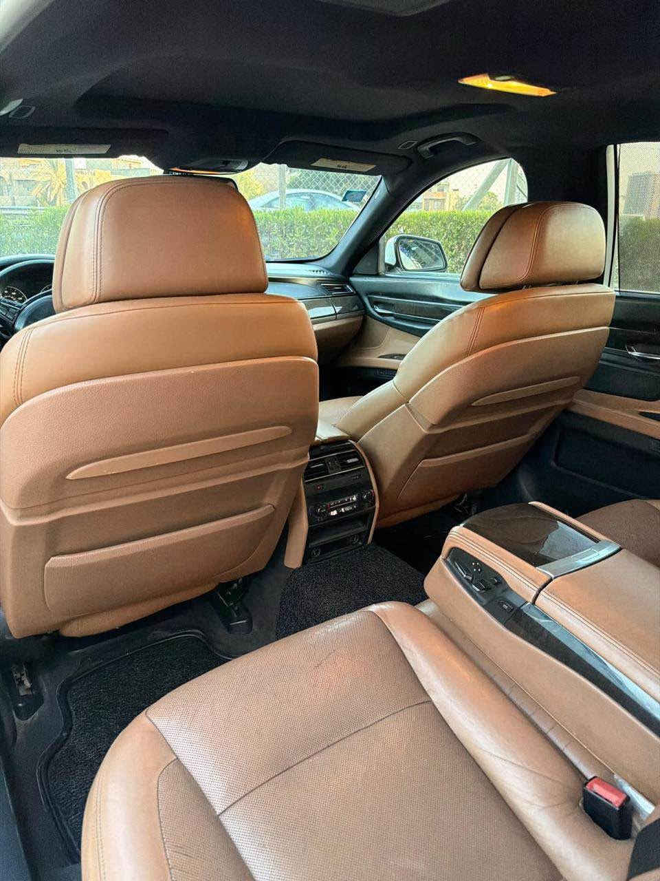 بي ام دبليو 750Li • باب طويل • محرك V8 ٥٠٠٠