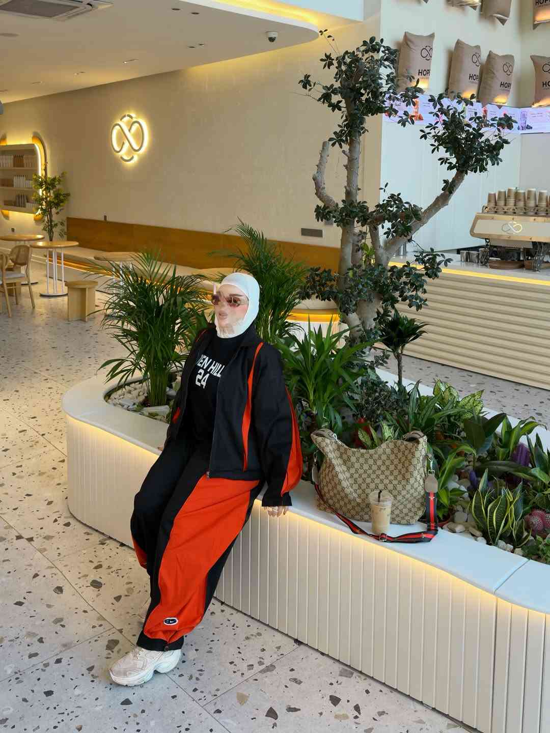 New Autumn Collection🎃🍁🍂🤎✨🧡🍑

وصل حديثآ😍✨
سوت فخم وراقي جداااا بجميع تفاصيله (الخامة تناسق الألوان والتصميم ✨🍂🍁😍)

كوالتي عالي جداااا 

البليزر مبطن من الداخل بنظام الأوڤر سايز مناسب للمحجبات 

الكيلوت واسع وفضفاض كمر مرتفع 

اللون ألأسود مطعم باللون الأورنج الساحر🍑🧡🥭

اللون الخاكي مطعم باللون الأوف وايت 

التيشيرت متوفر بمجموعة ألوان 

الحقيبة الفخمة والراقية جدااااا متوفرة بعدد محدود 😍✨🍁🎃

العدد محدود 

للأستفسار يرجى مراسلة الصفحة دايركت او عبر الواتساب لطفآ🧡✨

يوجد توصيل 🚚 سريع إلى كافة أنحاء العراق 🇮🇶 

#set #explore #outfitoftheday #style #autumn
