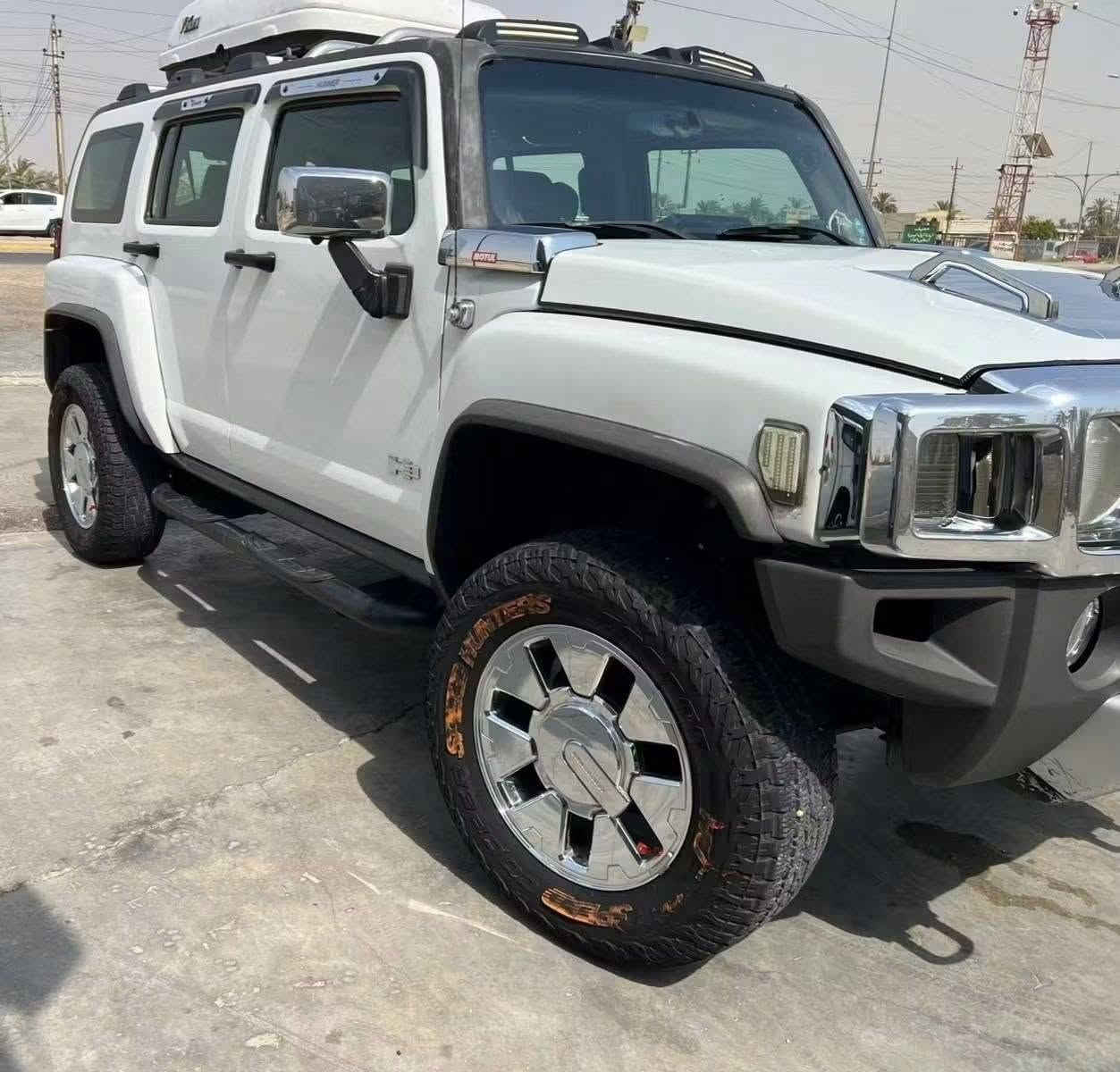 من المميزات بالعراق ( كفاله عامه وضع شركه )
همر h3 الفا 2009 خليجي 
محرك 5300 بلادي مو تحوير 
كفالة عامة 
مراوح كهرباء 
حماوة ثابته 
تبريد ثلج 
نضام 4 ويل 
2 ويل 
كاملة بدون اي نقص 
مكان السيارة بغداد 
للاستفسار *********** واتساب
