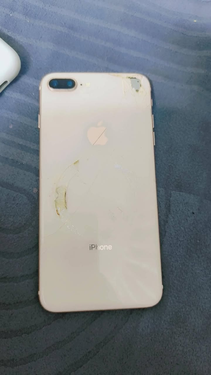 السلام عليكم عندي ايفونات للبيع
1/ايفون 8بلاس ذاكره 64المباي نضافه80/سعر150

2/ايفون XR المباي طافي تاخذه أدوات سعره 50
