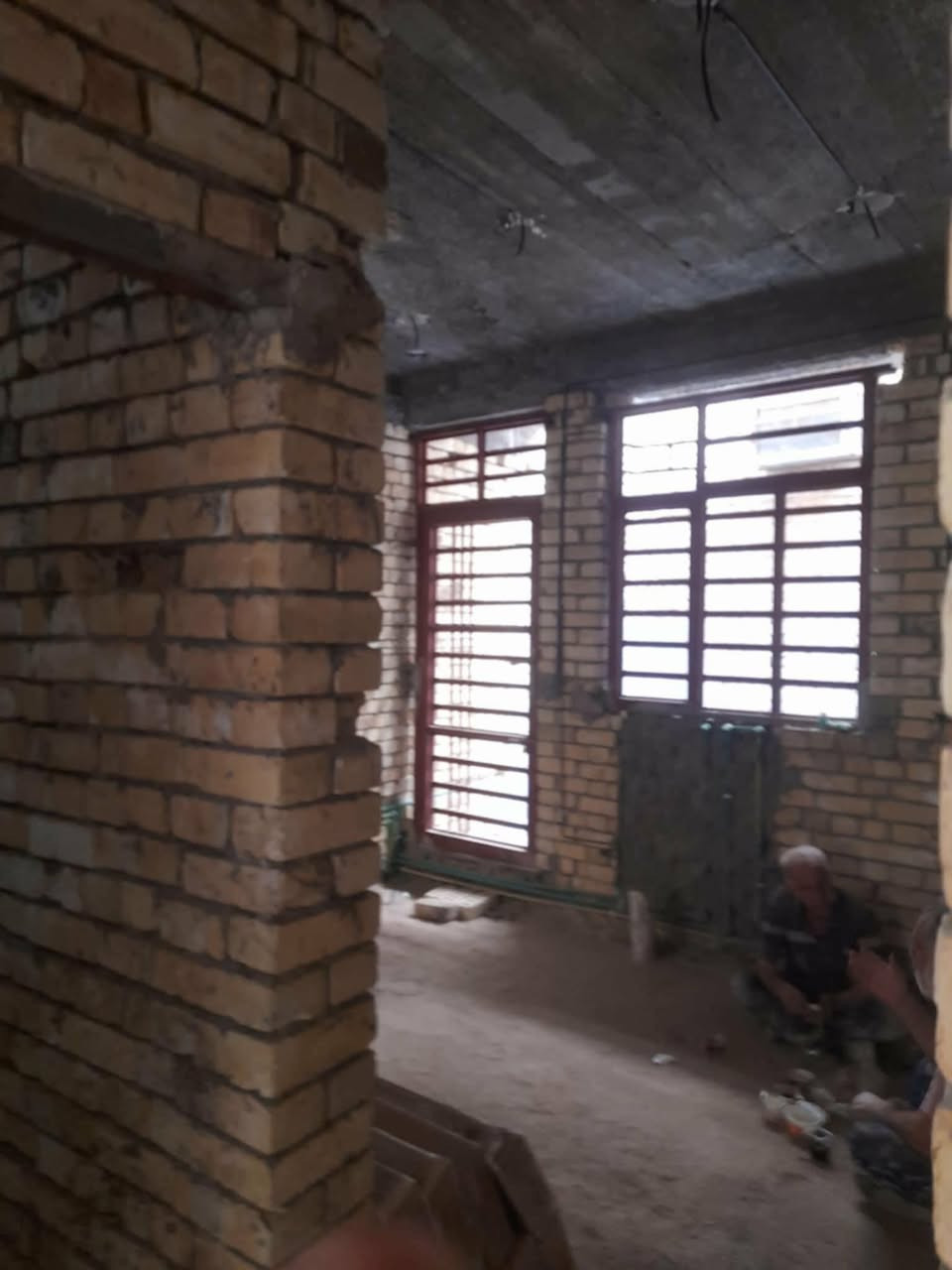 ..

لمبلغ دفعات مع
 مراحل انجاز  العمل..
باشراف كادر هندسي متخصص ذو خبرة في مجال التصميم والتنفيذ.
بغداد الكرخ قرب ساحه اللقاء 

 /للاتصال

  ***********  ( ابو جعفر ) 
متوفر واتساب
                   

مواصفات البناء:

١- تنظيف الارض بالكامل وقشط التربه حسب المنسوب .
٢- فرش طبقه من السبيس مع الحدل الجيد بحادله 13 طن ورش مبيد حشري (كلوردين )
٣- تاسيس مجاري PVC 10 بار مسلح والتنفيذ بطرق هندسيه
٤- تسليح الرفت بشيش f f حصيرتين ابعاد 25x25 وجسور على جميع الاضلاع
٥- صب رفت بسمك 40 سم باستخدام سمنت مقاوم للاملاح مع حصو مكسر ورمل فحص درجه اولى 
٦- صب بتلو وتسقيط الخريطه 
٧- بناء الطابق الأرضي بالطابوق الجمهوري درجه اولى خالي من الاملاح بنسبة 75% ارتفاع البناء 3.2 م 
٨- صب الجسور بارتفاع 30 سم 
٩- تسليح السقف بالشيش ff 
١٠- مد شبكات الكهرباء والجكشنات  وتاسيس شبكه للستلايت دفن
١١- صب السقف بارتفاع 20 سم 
١٢- عمل الطابق الاول بنفس المواصفات الطابق الارضي 
١٣- تاسيس الماء بثلاث خطوط بوري PVC مسلح
١٤- تاسيس انابيب السبالت وانابيب التقطير 
١٥- تنظيف موقع العمل بالكامل وعمل شتايكر السقف مع فلين مضغوط درجه اولى 
١٦- القيام باعمال اللبخ للستائر والمناور مع النثر 
١٧- القيام باعمال البياض للجدران الداخلية درجه اولى

١٨- تغليف جدران الحمامات والمطبخ بالسيراميك وحسب اختيار صاحب الدار 
١٩- محجر للسلالم حديد درجه اولى 
٢٠- تغليف الارضيه كاشي عراقي او بورسلين ايراني 
٢١- عمل ازاره سيراميك ايراني وحسب اختيار صاحب الدار
٢٢- ابواب داخليه خشب عراقي
٢٣_ شبابيك حديد والنقشه حسب اختيار صاحب الدار 
٢٤- باب خارجي تفصال 
٢٥- باب الحمامات PVC
٢٦- الواجهه نثر وتطعيم حجر (قرض) مع عمل كوبلنات للابواب والشبابيك .

نص مكتوب في الصور:
- السوق المفتوح
- opensooq