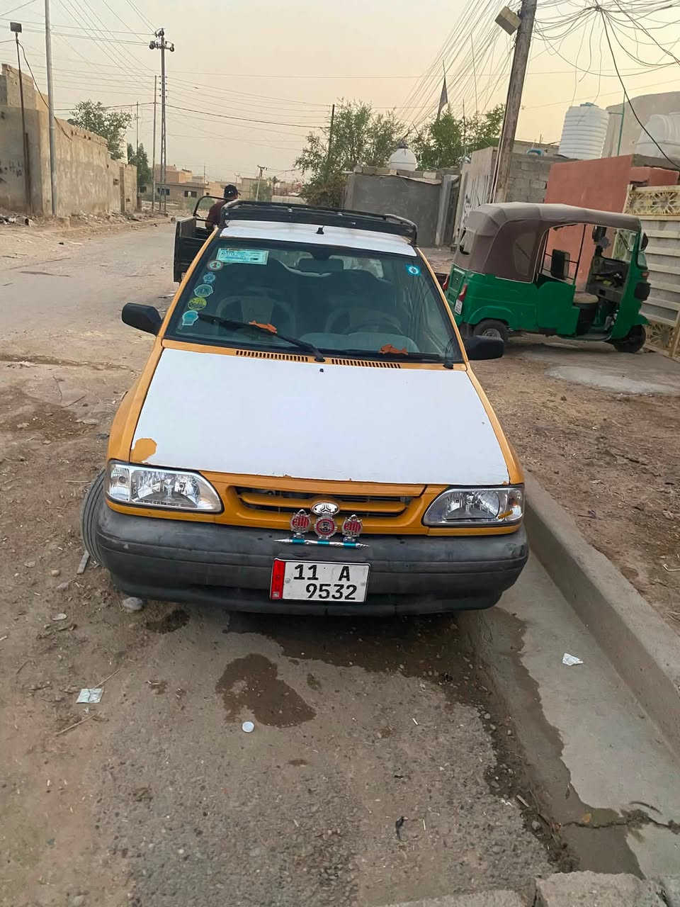 السلام عليكم سايبه ٢٠١٥سياره حلوه جاهزه السعر ٢٨وبيه مجال***********
