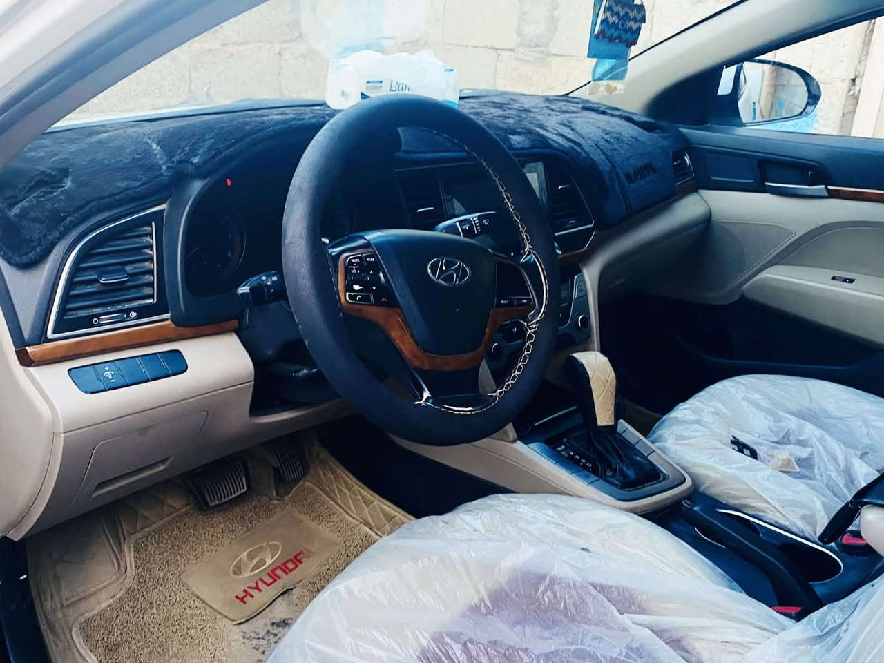 النترا خليجي سوبر موديل 2018 فول مواصفات عدا البصمة محرك 2000 دوش ماشيه  109 الرقم بغداد السعر 147 وبي مجال 
العنوان /الرمادي
***********
