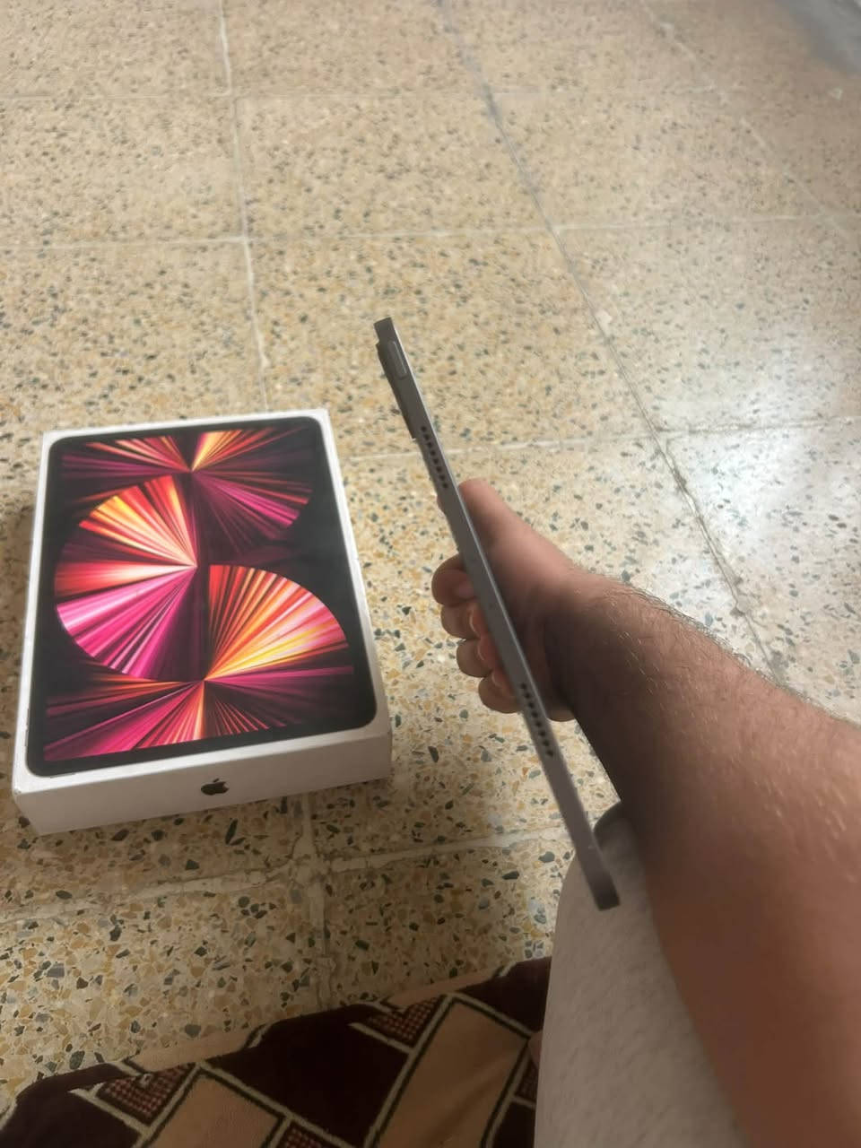 ايباد ١١ برو • M1 • ٢٥٦